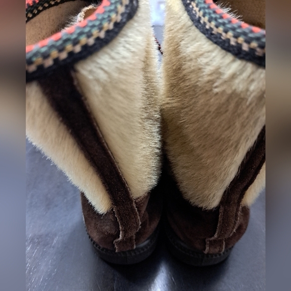 Vintage Rare Find Genuine Reindeer Fur Boots  Size 5 (34) - Picture 7 of 12
